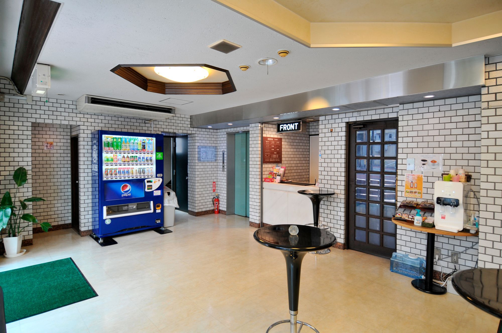 Tokyo Banyan Hotel Bagian luar foto